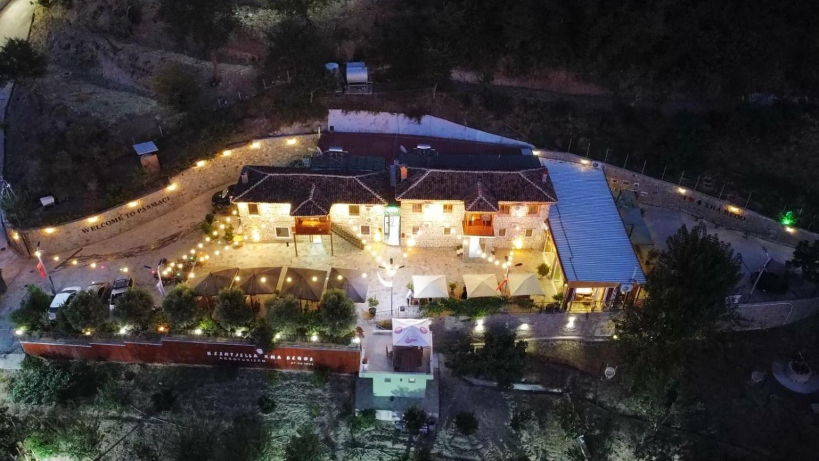 Keshtjella Xhabeqos Hotel Laknas Luaran gambar