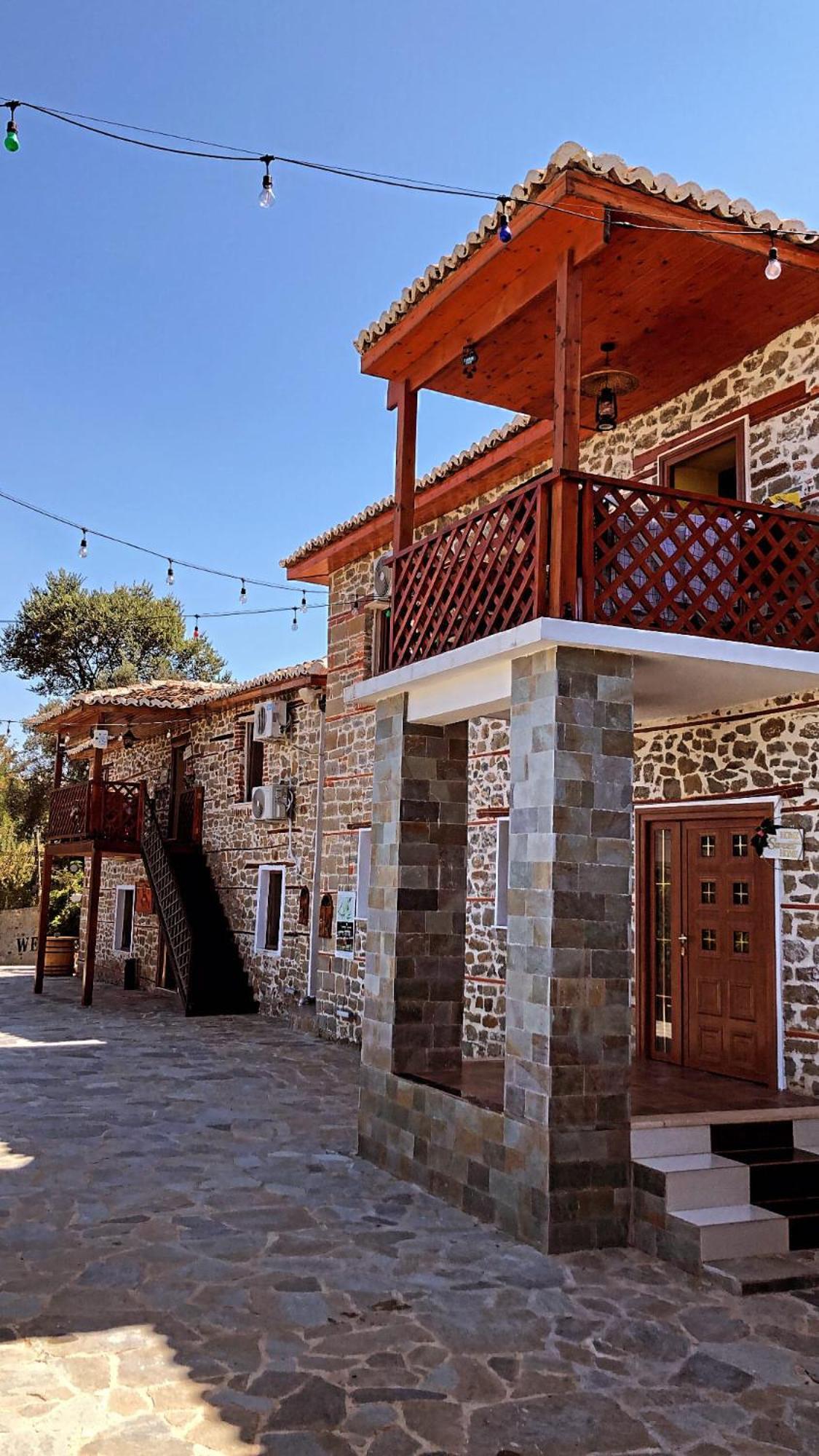Keshtjella Xhabeqos Hotel Laknas Luaran gambar