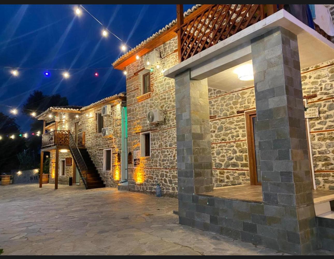 Keshtjella Xhabeqos Hotel Laknas Luaran gambar