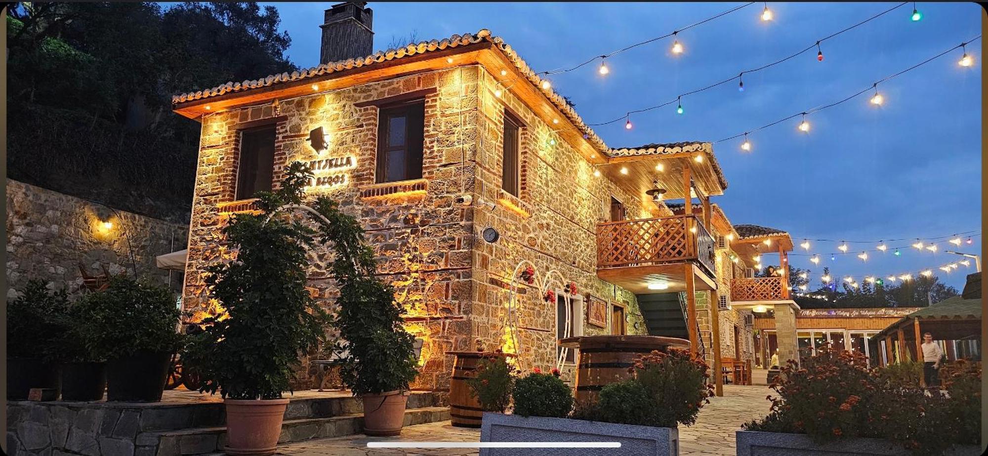 Keshtjella Xhabeqos Hotel Laknas Luaran gambar