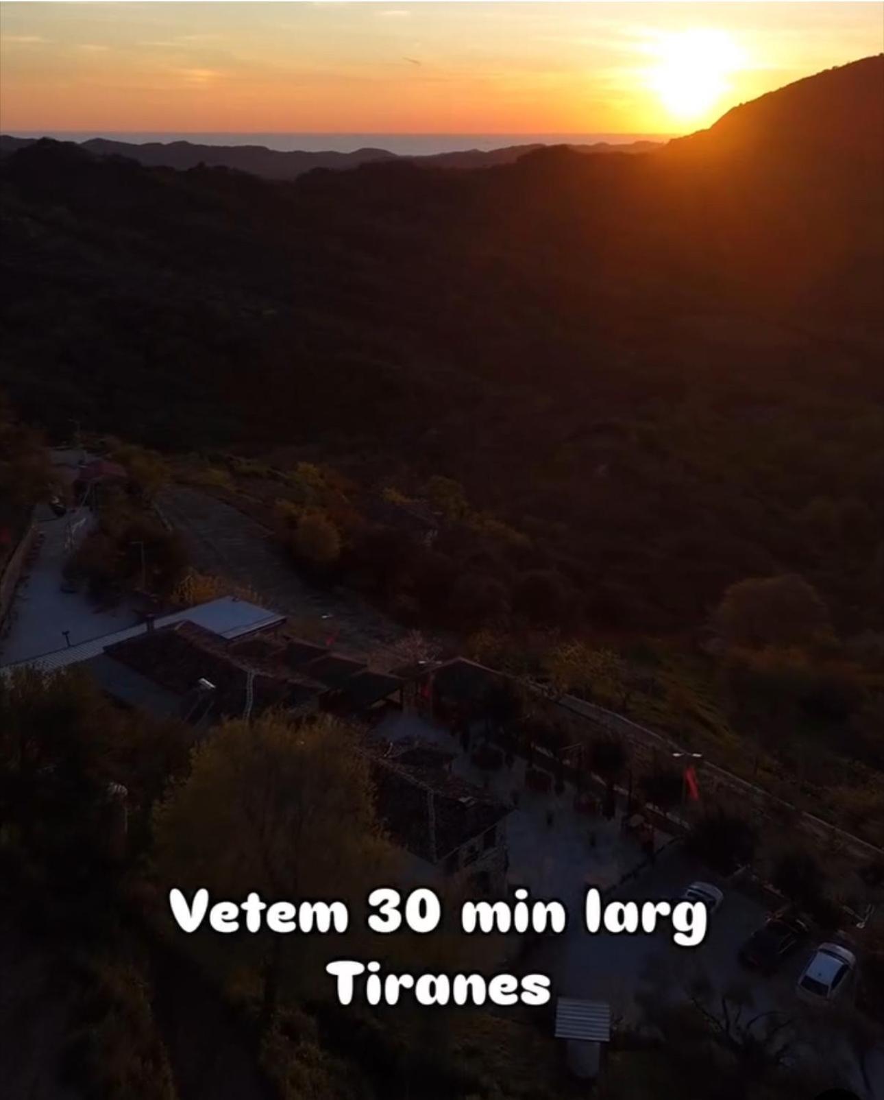 Keshtjella Xhabeqos Hotel Laknas Luaran gambar